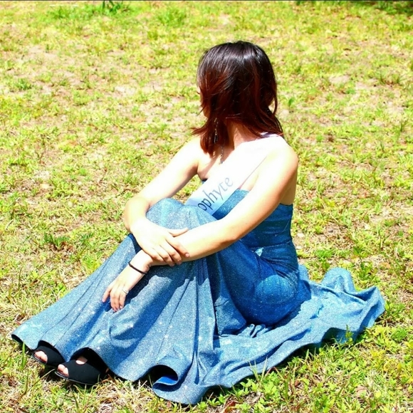 Meet your Posher, Andrea - Picture 2 of 2